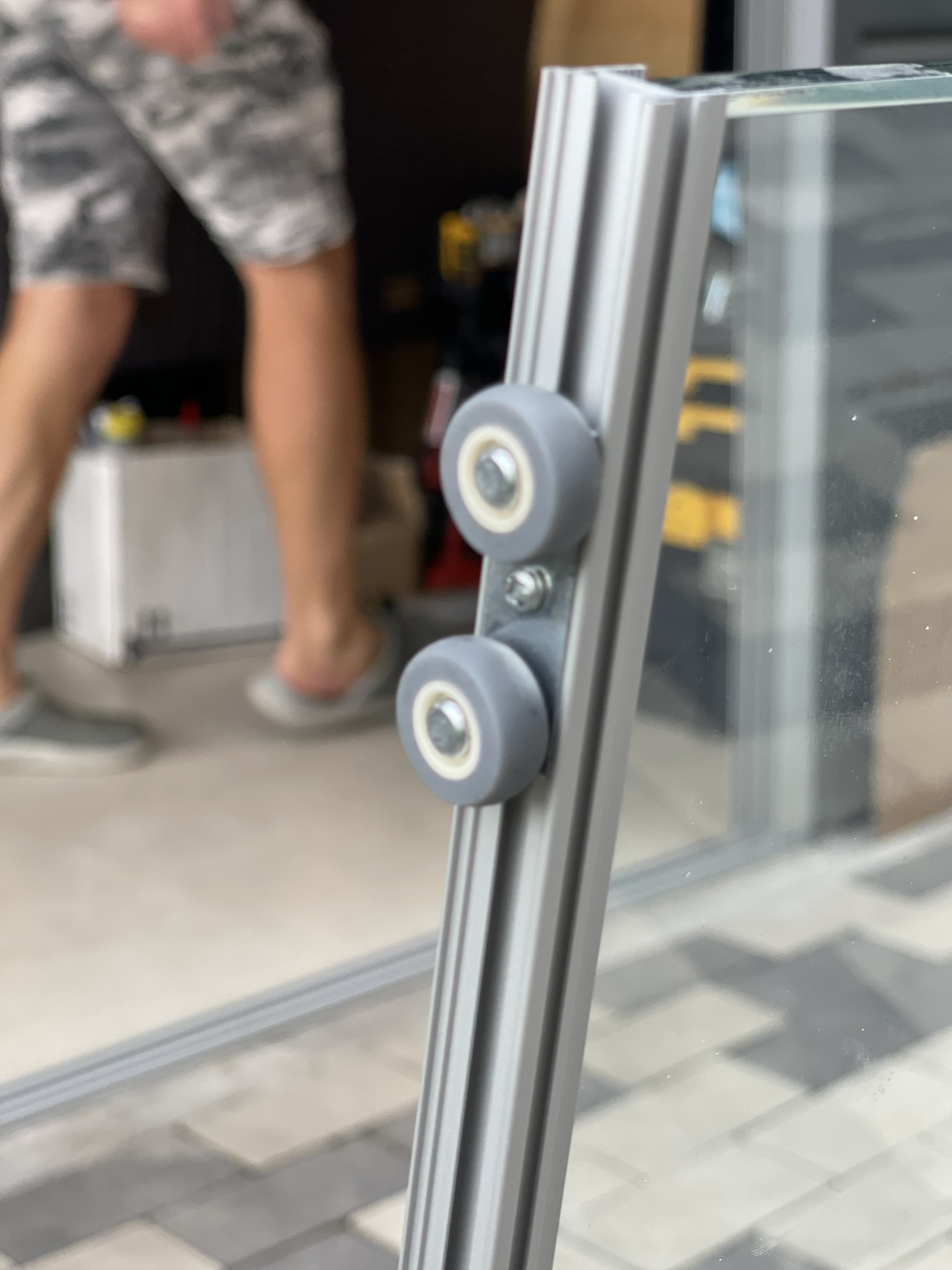 Остекление беседки системой SLIDING SMART в городке Beverly Hills